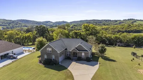 1851 Lochlann Drive Culleoka TN 38451