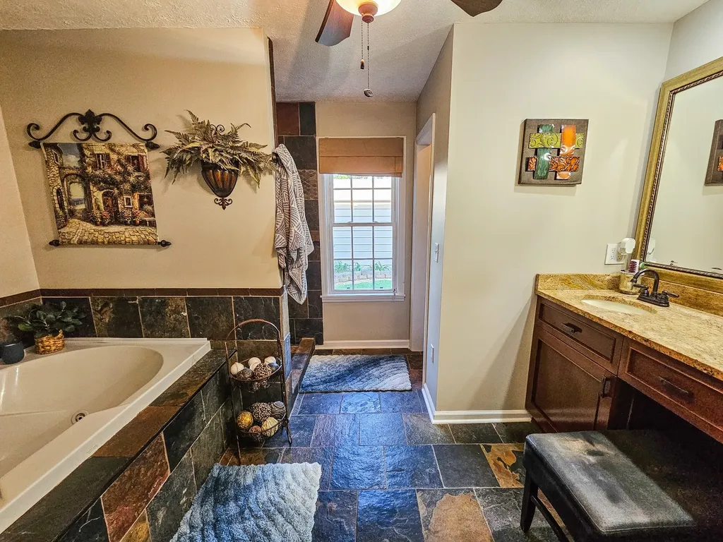 1305 Horseshoe Drive Lewisburg TN 37091