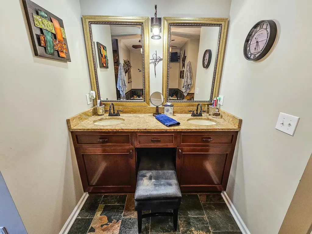 1305 Horseshoe Drive Lewisburg TN 37091