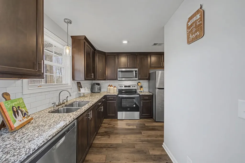 1571 Variance Drive Clarksville TN 37042