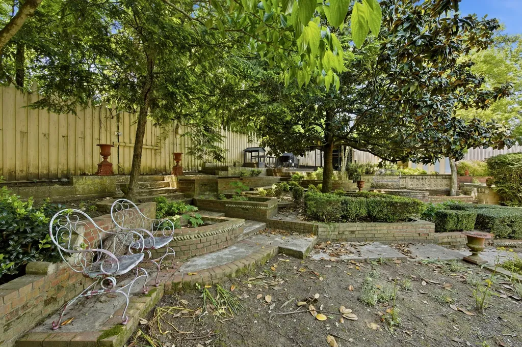 315 W 12th Street Columbia TN 38401