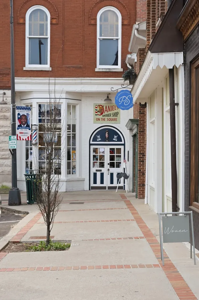 315 W 12th Street Columbia TN 38401