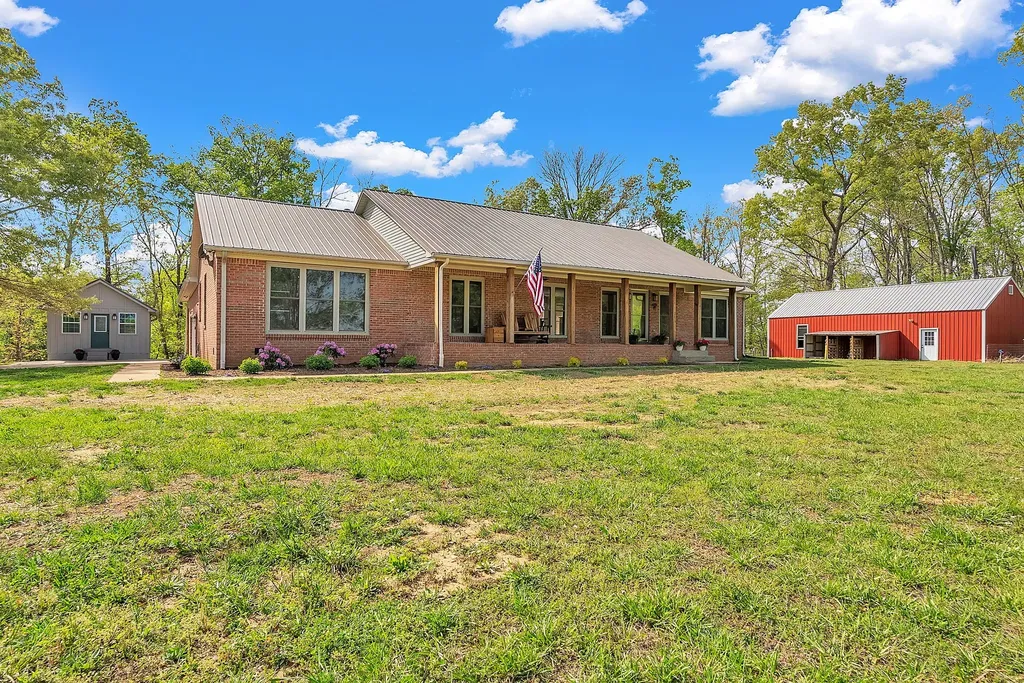 1819 Barker Road Columbia TN 38401