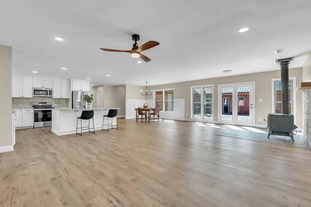 1819 Barker Road Columbia TN 38401
