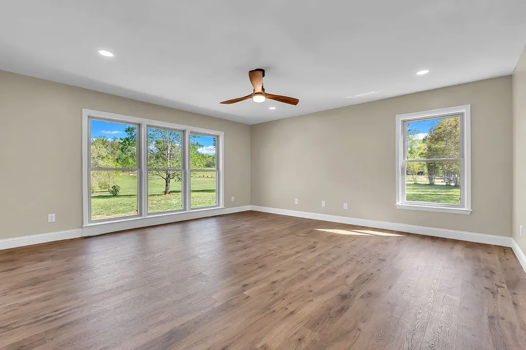 1819 Barker Road Columbia TN 38401