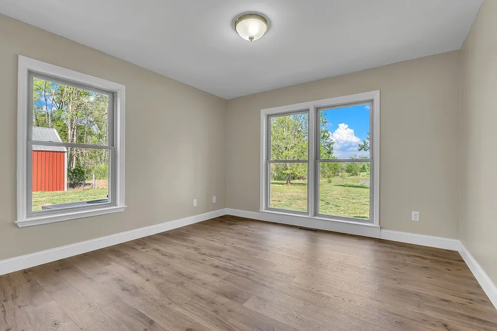 1819 Barker Road Columbia TN 38401