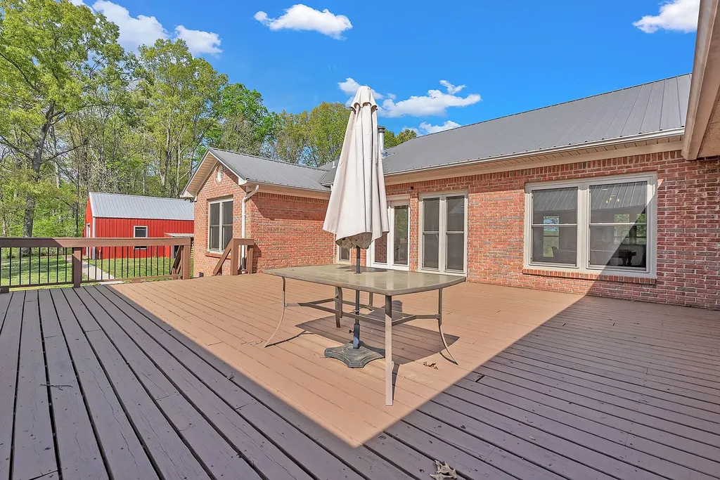 1819 Barker Road Columbia TN 38401