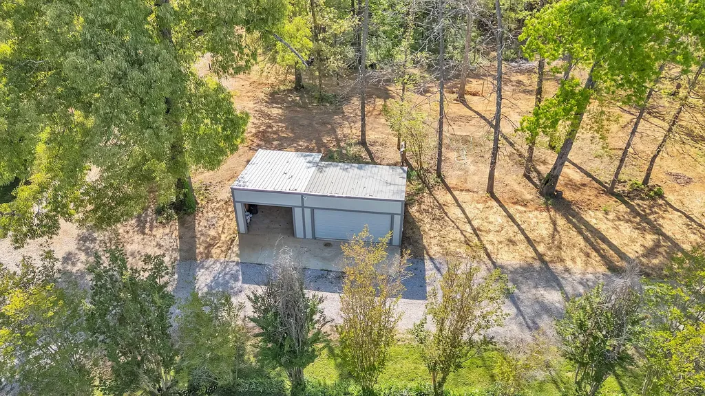 1819 Barker Road Columbia TN 38401