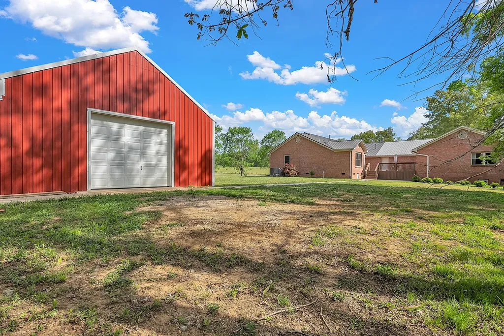 1819 Barker Road Columbia TN 38401