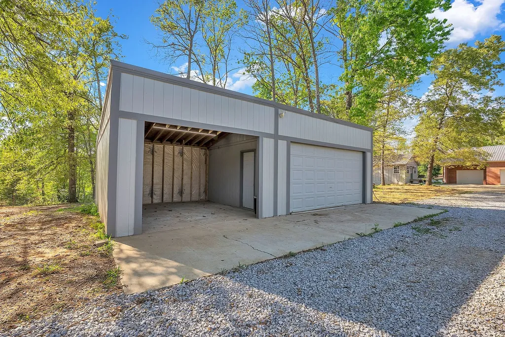 1819 Barker Road Columbia TN 38401