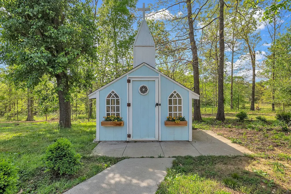 1819 Barker Road Columbia TN 38401