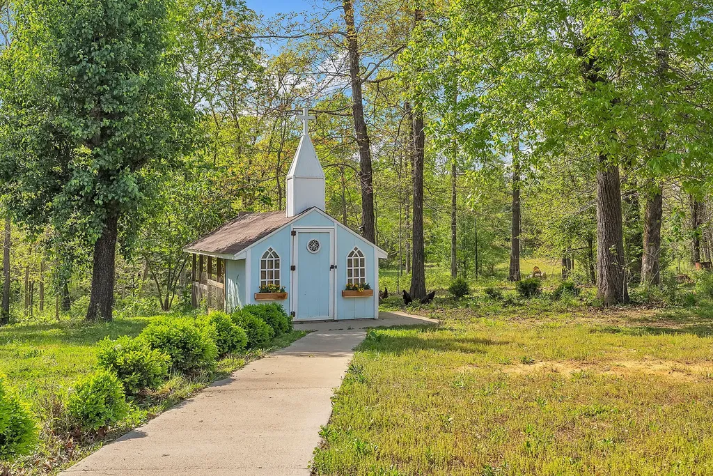 1819 Barker Road Columbia TN 38401