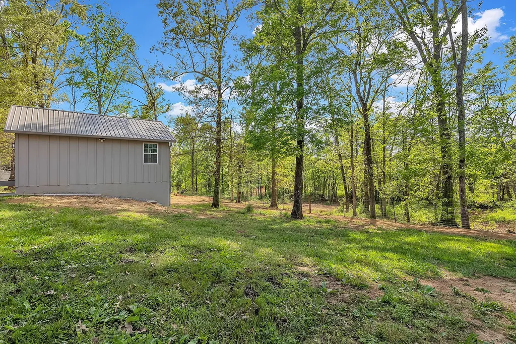 1819 Barker Road Columbia TN 38401