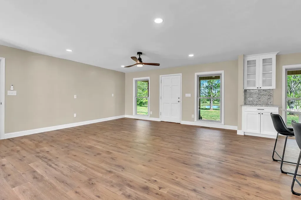 1819 Barker Road Columbia TN 38401