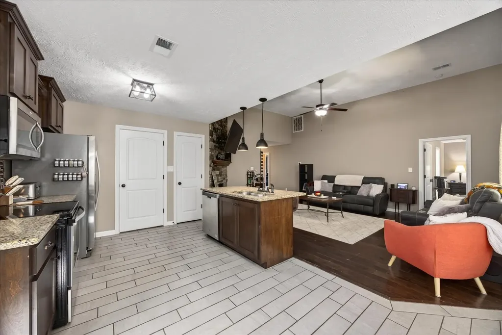1388 Freedom Drive Clarksville TN 37042