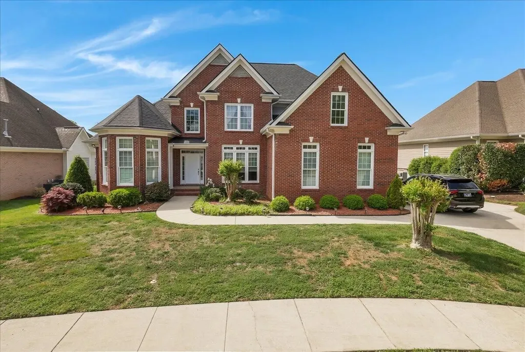 1090 Norfolk Green Circle Chattanooga TN 37421