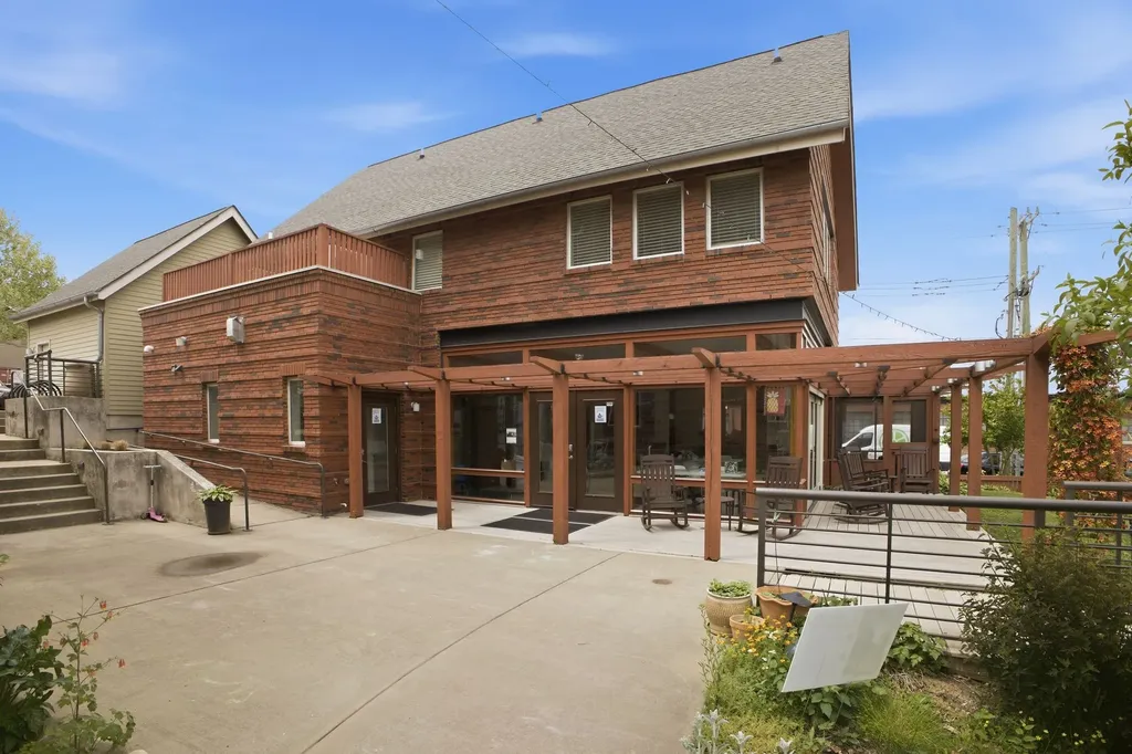 1325 5th Ave, N Nashville TN 37208