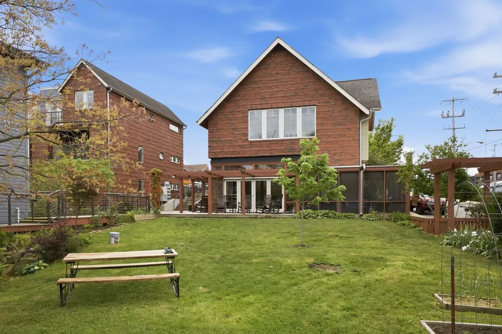 1325 5th Ave, N Nashville TN 37208