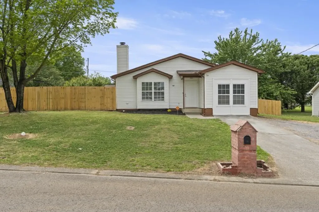 421 Cedar Park Circle La Vergne TN 37086