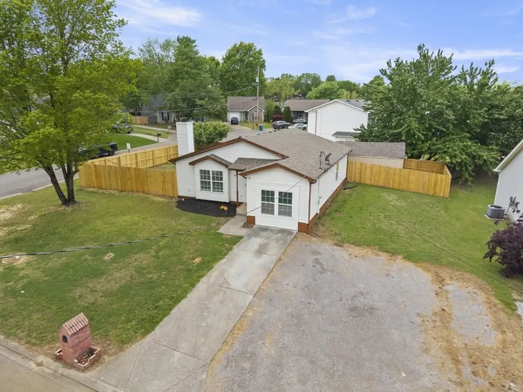 421 Cedar Park Circle La Vergne TN 37086