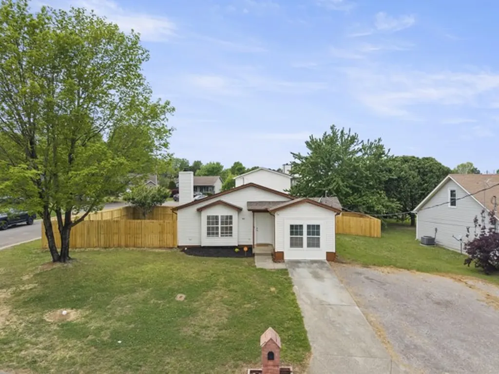 421 Cedar Park Circle La Vergne TN 37086