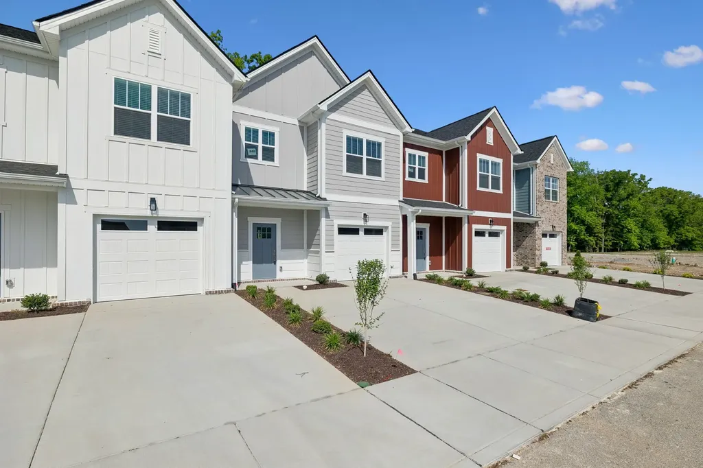 351 Carver Connection Lebanon TN 37087
