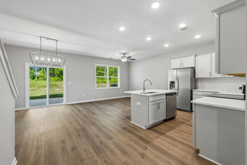 351 Carver Connection Lebanon TN 37087