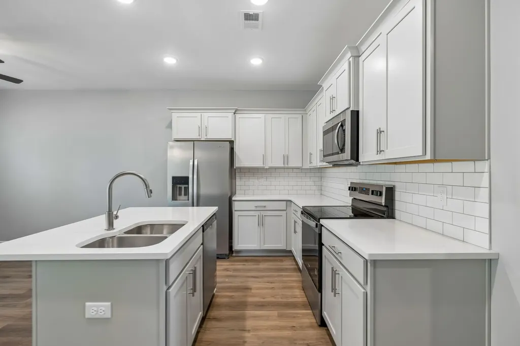 351 Carver Connection Lebanon TN 37087