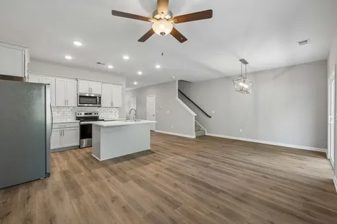 351 Carver Connection Lebanon TN 37087