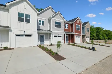 351 Carver Connection Lebanon TN 37087