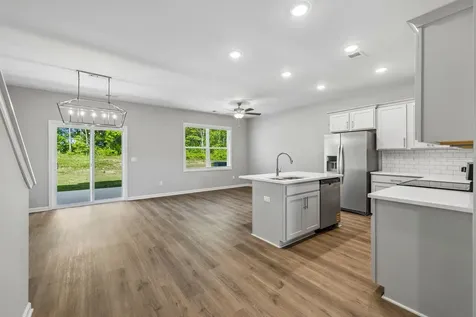 351 Carver Connection Lebanon TN 37087