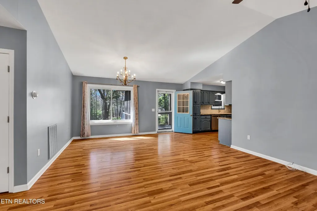 1954 Spruce Loop Crossville TN 38555