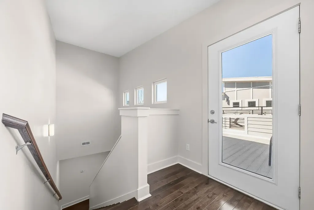 1240 2nd Ave, S Nashville TN 37210