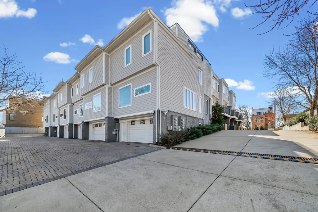 1240 2nd Ave, S Nashville TN 37210
