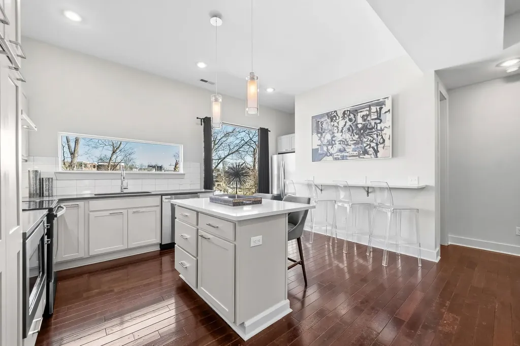 1240 2nd Ave, S Nashville TN 37210