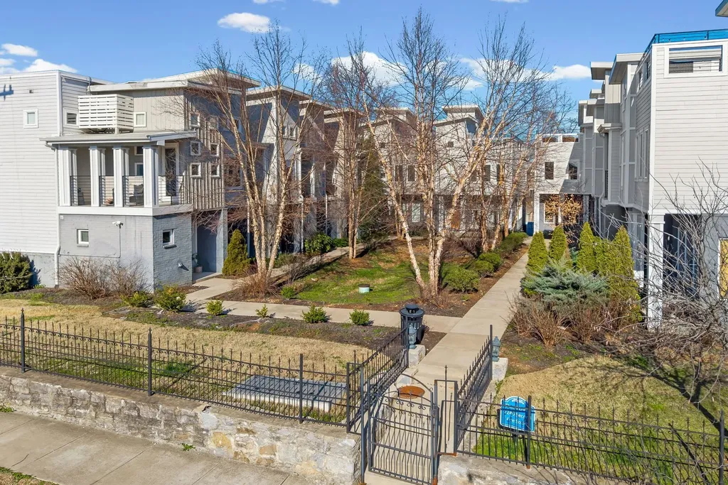 1240 2nd Ave, S Nashville TN 37210