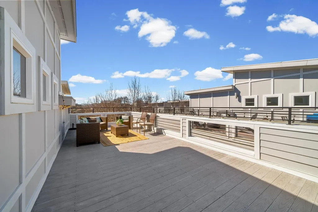 1240 2nd Ave, S Nashville TN 37210