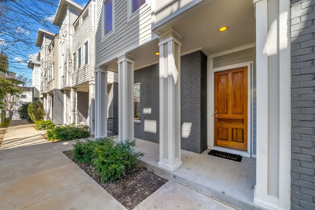 1240 2nd Ave, S Nashville TN 37210