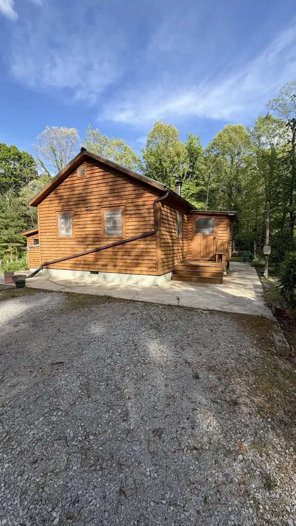 3162 Northcutts Cove Road Beersheba Springs TN 37305