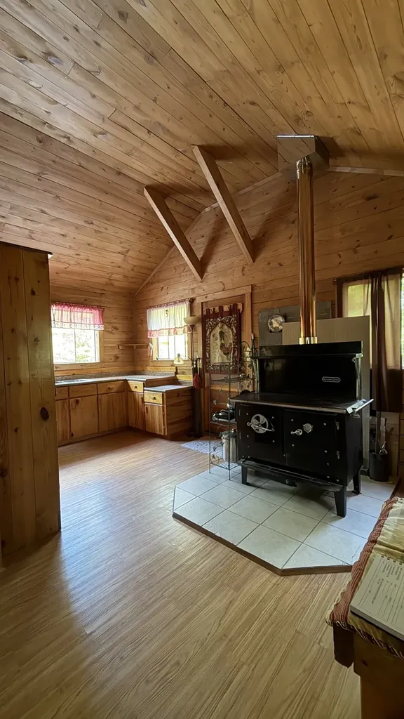 3162 Northcutts Cove Road Beersheba Springs TN 37305