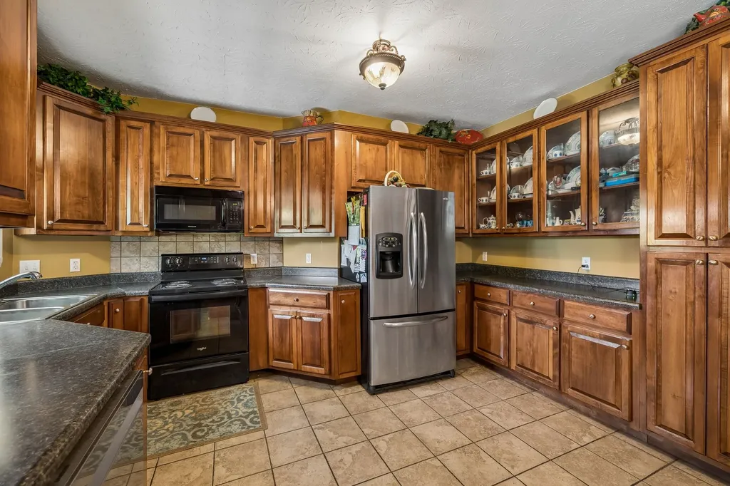1709 Holland Road Lafayette TN 37083