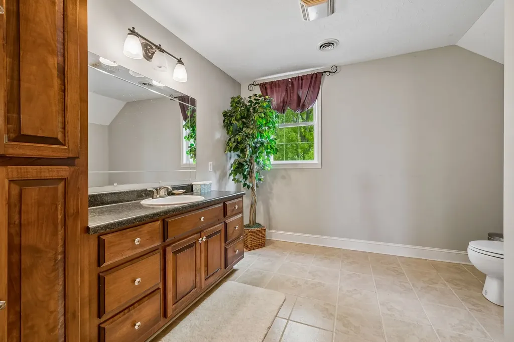 1709 Holland Road Lafayette TN 37083