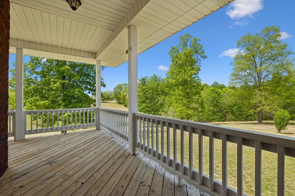 1709 Holland Road Lafayette TN 37083