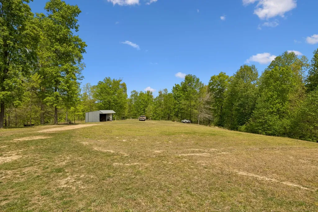 1709 Holland Road Lafayette TN 37083