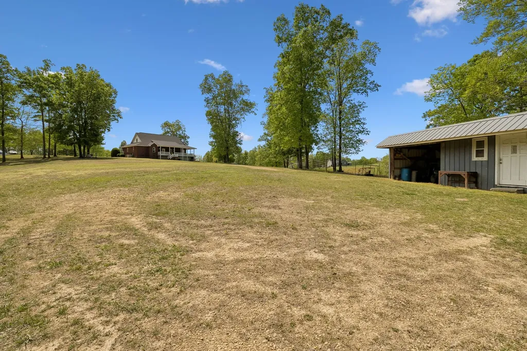 1709 Holland Road Lafayette TN 37083