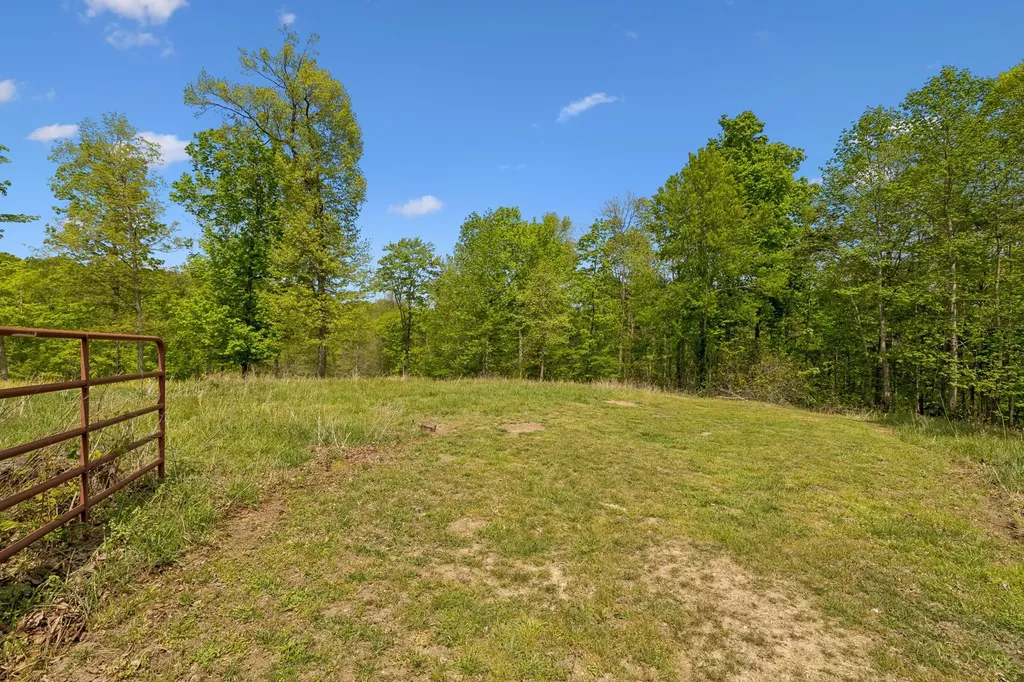 1709 Holland Road Lafayette TN 37083
