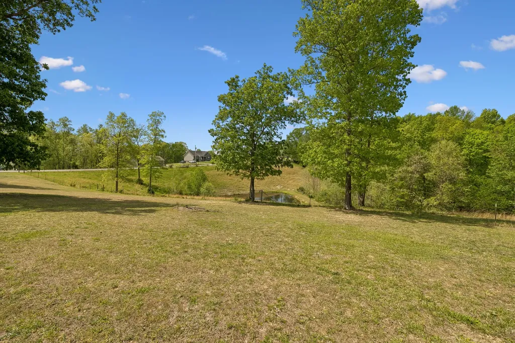 1709 Holland Road Lafayette TN 37083