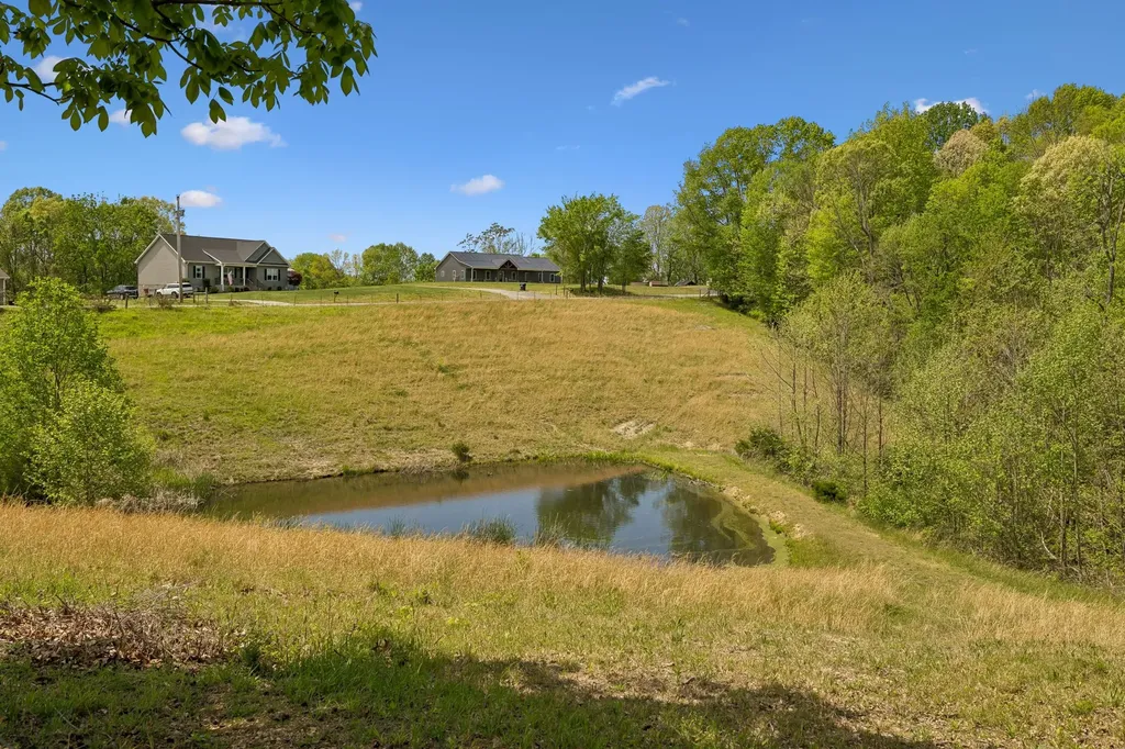 1709 Holland Road Lafayette TN 37083