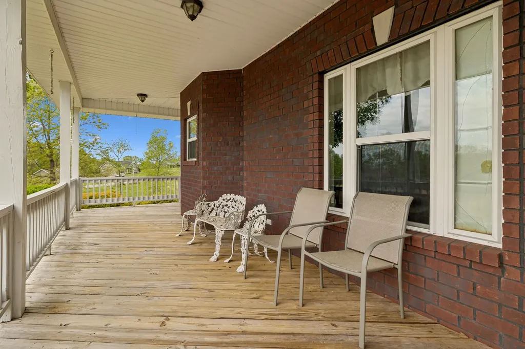 1709 Holland Road Lafayette TN 37083