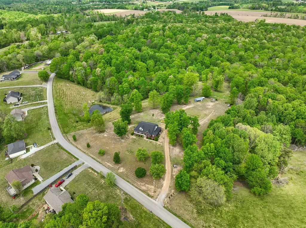 1709 Holland Road Lafayette TN 37083